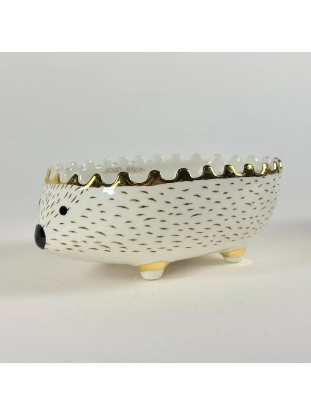 Signature Hedgehog Shaped Nested Bowls 4 Pieces Measuring Cups White Gold